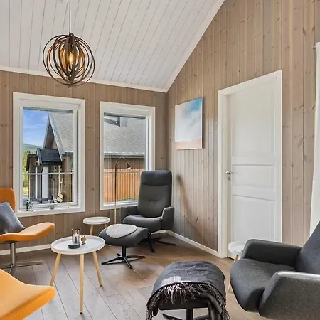 Modern Family With In Out, Location In * Beitostolen