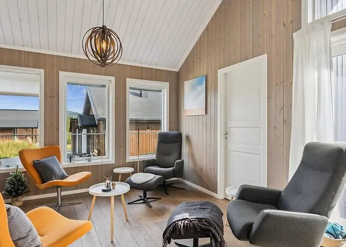 Modern Family With In Out, Location In * Beitostolen